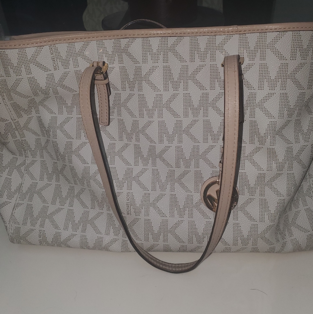 Excellent shape Michael Kors tote